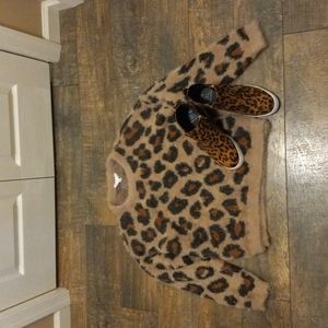 Time & Tru Women's  Bundle (Animal Print Sweater 12/14 & 8.5 Shoes)